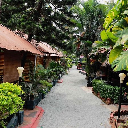 Kerala Bamboo House Hotell Varkala Exteriör bild