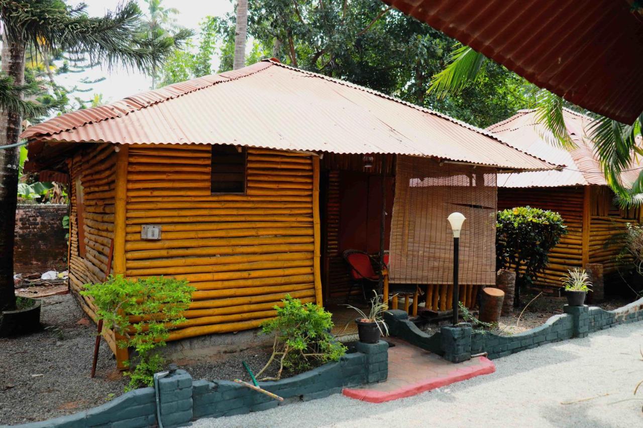 Kerala Bamboo House Hotell Varkala Exteriör bild