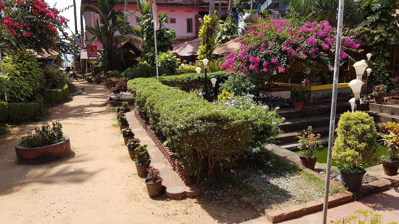 Kerala Bamboo House Hotell Varkala Exteriör bild